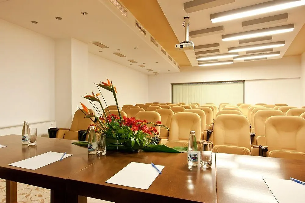 Earth & People Hotel & Spa - Free Parking & Swimming Pool Sofia 4*,