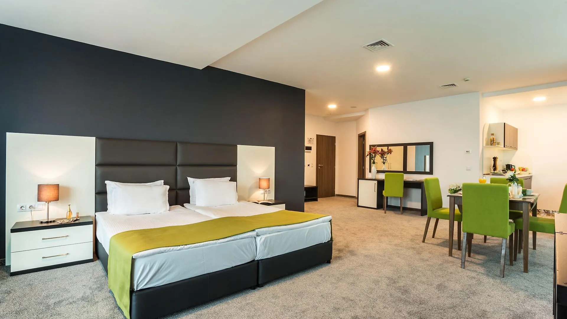 סופיה Earth & People Hotel & Spa - Free Parking 4*,